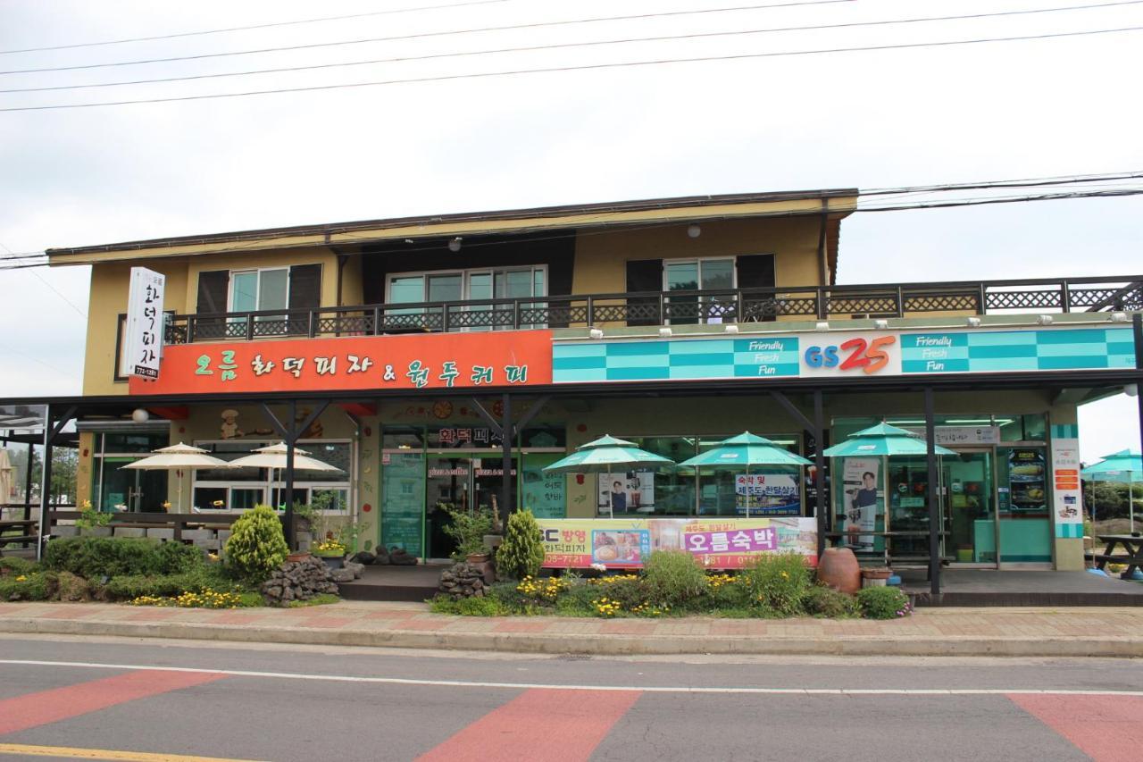 Jeju Oreum Pension Exterior photo